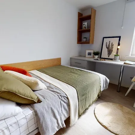 Apartment For Students Only - Iq Leeds In Centre Leeds (West Yorkshire)