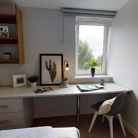 Apartment For Students Only - Iq Leeds In Centre Leeds (West Yorkshire)