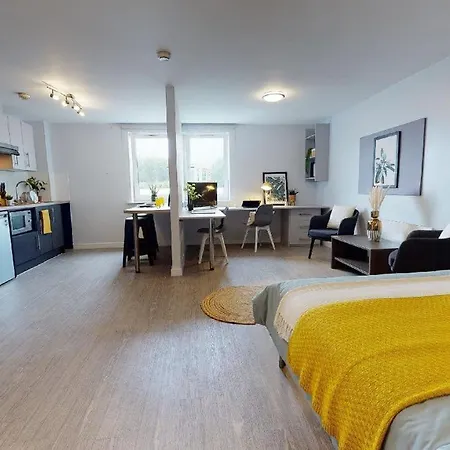 For Students Only - Iq Leeds In Centre Leeds (West Yorkshire)