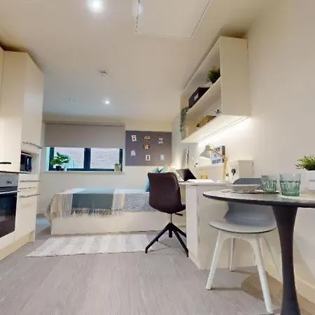 For Students Only - Iq 20 Min To Centre Apartment Leeds (West Yorkshire)