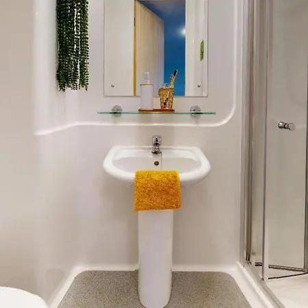 For Students Only - Iq Leeds 20 Min To City Centre * Leeds (West Yorkshire)