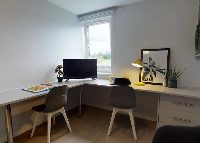 For Students Only - Iq In Centre Leeds (West Yorkshire)